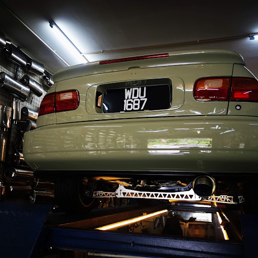 D One Auto Service Centre kedai ekzos