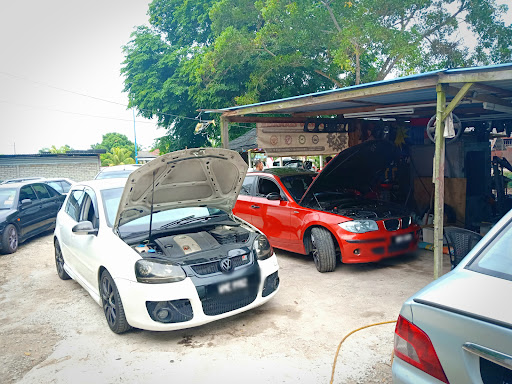 D'MAN GARAGE