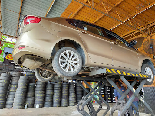 Hwa Seng Tyres & Battery Service Centre