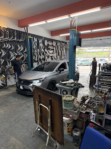 Pembaikan Ekzos Kereta Terbaik Berhampiran Saya di Chaah