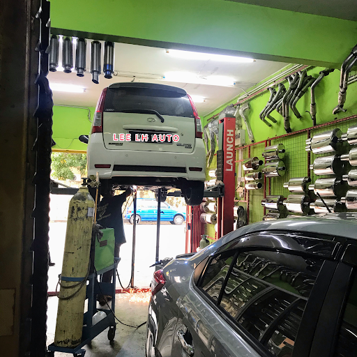Pembaikan Ekzos Kereta Terbaik Berhampiran Saya di Jitra