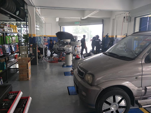 Pembaikan Ekzos Kereta Terbaik Berhampiran Saya di Kampung Baharu Nilai