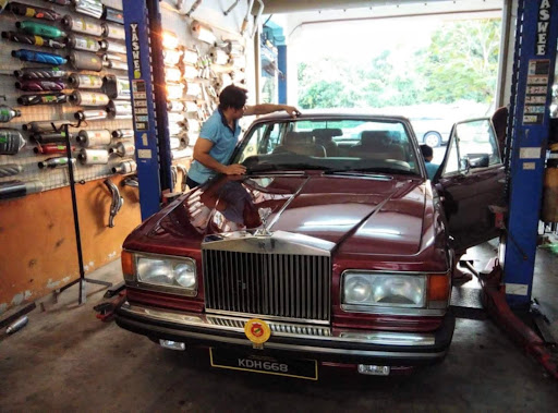 Pembaikan Ekzos Kereta Terbaik Berhampiran Saya di Kampung Kilim