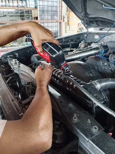 S & R Radiator And Exhaust Pipe Workshop