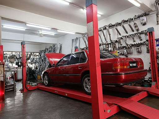 Wang Lee Auto Service exhaust ekzos